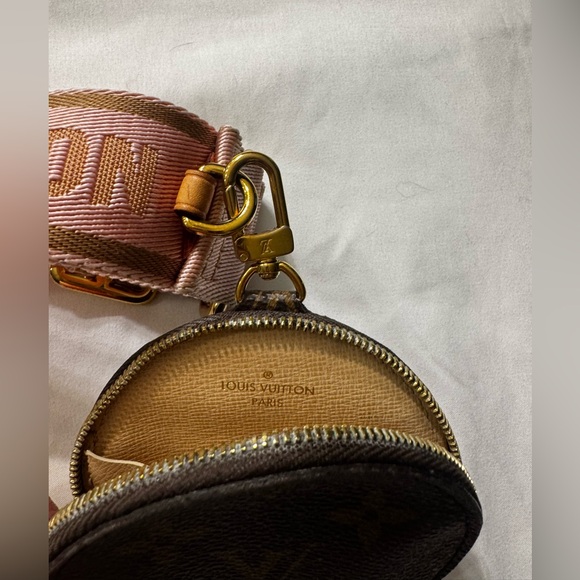 Louis Vuitton Mini Pochette with coin purse and pink strap. - Picture 7 of 9